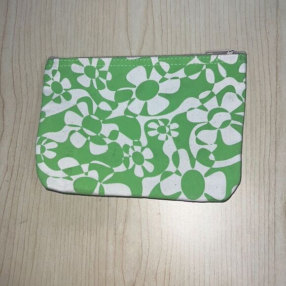 Free People FP Favorites Summer-Ready Beauty Bag - Picture 3 of 5